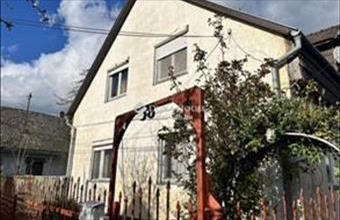 Eladó Bátaszéki családi ház hirdetés (67433278)