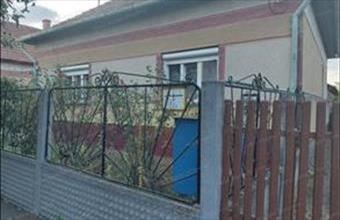 Eladó Törökszentmiklósi családi ház hirdetés (47395779)