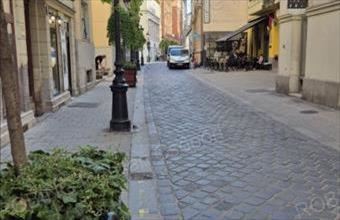 Eladó Budapest V. kerületi egyéb üzlethelyiség hirdetés (35943352)