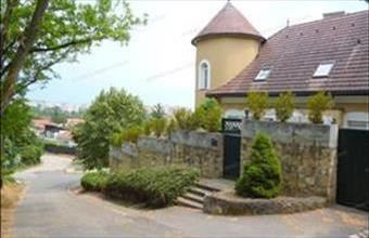 Eladó Budapest III. kerületi családi ház hirdetés (98177857)