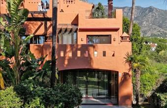 Eladó Spanyolországi sorház hirdetés (35445382)