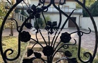 Eladó Budapest II. kerületi családi ház hirdetés (79334799)