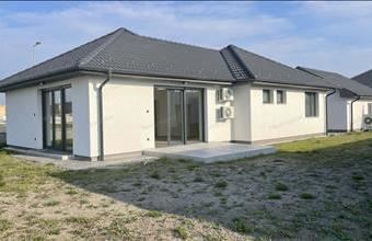 Eladó Győrújbaráti családi ház hirdetés (72817947)