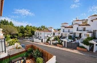 Eladó Spanyolországi sorház hirdetés (94443778)