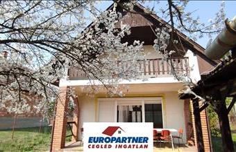 Eladó Tápiószentmártoni hétvégi ház hirdetés (43379724)