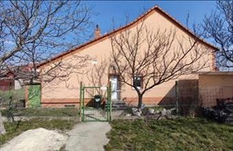 Eladó Várpalotai sorház hirdetés (13943799)