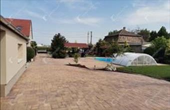 Eladó Komáromi családi ház hirdetés (82685645)