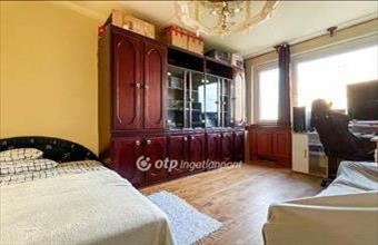 Eladó Győri panel lakás hirdetés (31897435)