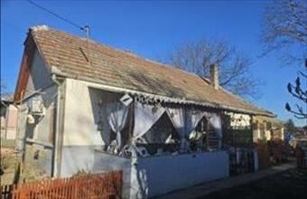 Eladó Tápiószentmártoni családi ház hirdetés (46727227)