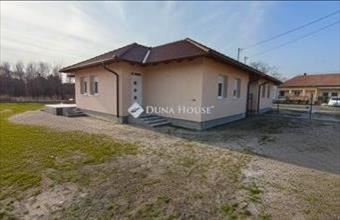 Eladó Bugyi ikerház hirdetés (53267433)