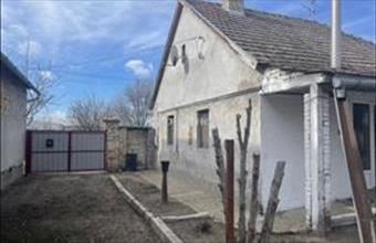 Eladó Bajai családi ház hirdetés (67738575)