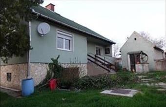 Eladó Veszprémi családi ház hirdetés (77123624)