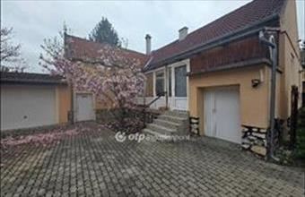 Eladó Pápai családi ház hirdetés (23539773)