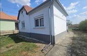 Eladó Győri családi ház hirdetés (93926377)