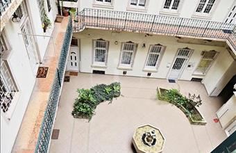 Kiadó Budapest VI. kerületi tégla lakás hirdetés (93323337)