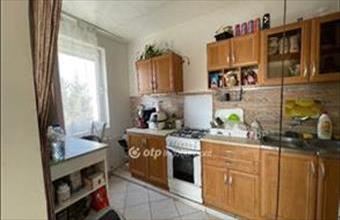 Kiadó Debreceni ikerház hirdetés (27963453)