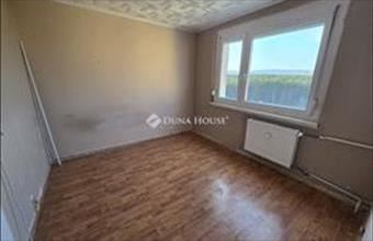 Eladó Várpalotai panel lakás hirdetés (76395798)