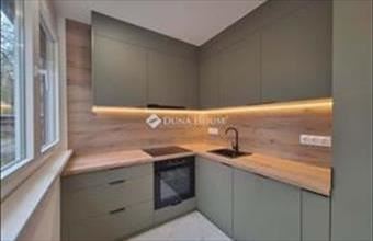 Eladó Pécsi csúsztatott zsalus lakás hirdetés (43782952)