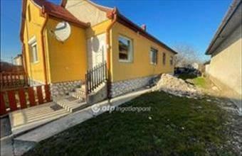 Eladó Besenyőteleki családi ház hirdetés (36933758)