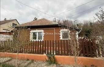 Eladó Úri családi ház hirdetés (89439939)