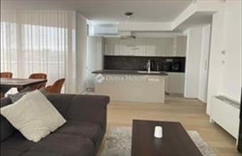 Eladó Szegedi csúsztatott zsalus lakás hirdetés (34438481)