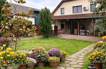 Eladó Budapest IV. kerületi családi ház hirdetés (42842733)