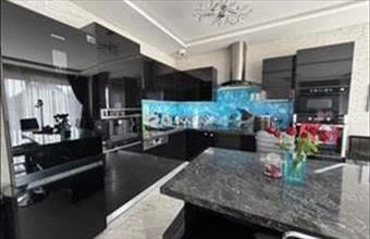 Eladó Budapest III. kerületi családi ház hirdetés (78724367)