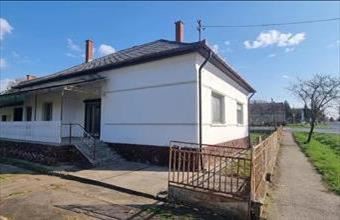 Eladó Niklai családi ház hirdetés (83393314)