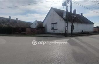 Eladó Decsi családi ház hirdetés (74468477)