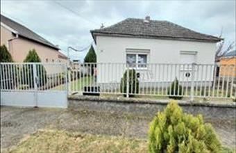 Eladó Komáromi családi ház hirdetés (49673183)