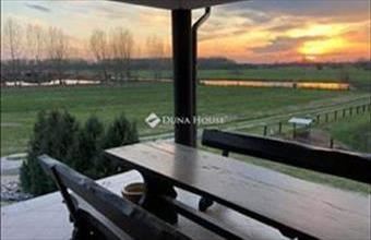 Eladó Császártöltési családi ház hirdetés (64493932)