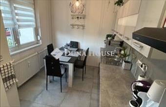 Eladó Veszprémi panel lakás hirdetés (82755296)