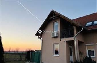 Eladó Dunavarsányi tégla lakás hirdetés (39797723)