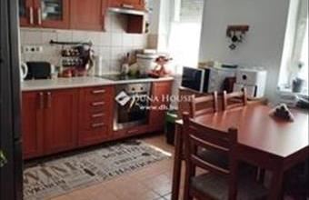 Eladó Váci tégla lakás hirdetés (95543429)