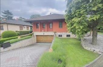 Eladó Tatai családi ház hirdetés (61538877)