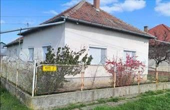 Eladó Tiszaföldvári családi ház hirdetés (82468243)