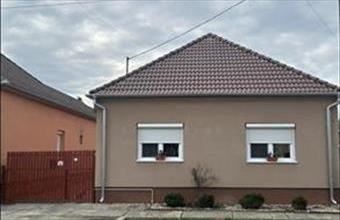 Eladó Komlósdi családi ház hirdetés (37513944)