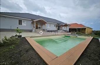 Eladó Szadai családi ház hirdetés (33914337)