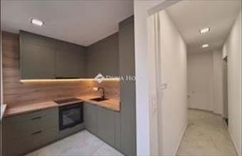 Eladó Pécsi csúsztatott zsalus lakás hirdetés (93975954)