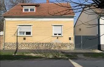 Eladó Pápai családi ház hirdetés (43223383)