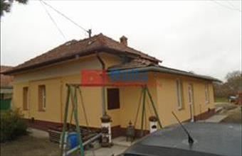 Eladó Tiszakécskei családi ház hirdetés (24933439)