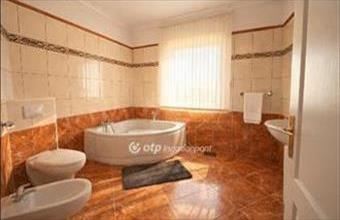 Eladó Budakeszi családi ház hirdetés (21463677)