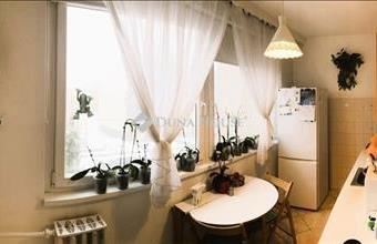 Eladó Gödöllői csúsztatott zsalus lakás hirdetés (44646435)