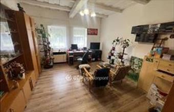 Eladó Újszászi családi ház hirdetés (97452935)