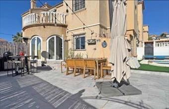 Eladó Spanyolországi sorház hirdetés (39332743)