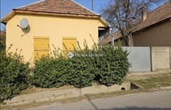 Eladó Kesztölci családi ház hirdetés (32648324)
