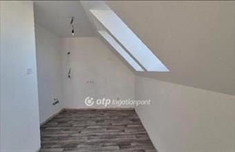 Eladó Szegedi tégla lakás hirdetés (74887733)