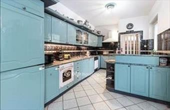 Eladó Budapest XV. kerületi családi ház hirdetés (23451395)