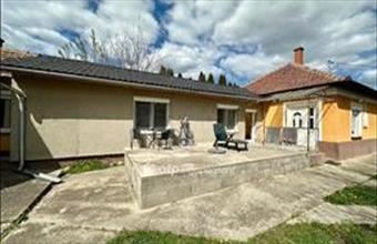 Eladó Pilisi családi ház hirdetés (93859752)