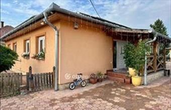 Eladó Pilisi családi ház hirdetés (96643639)